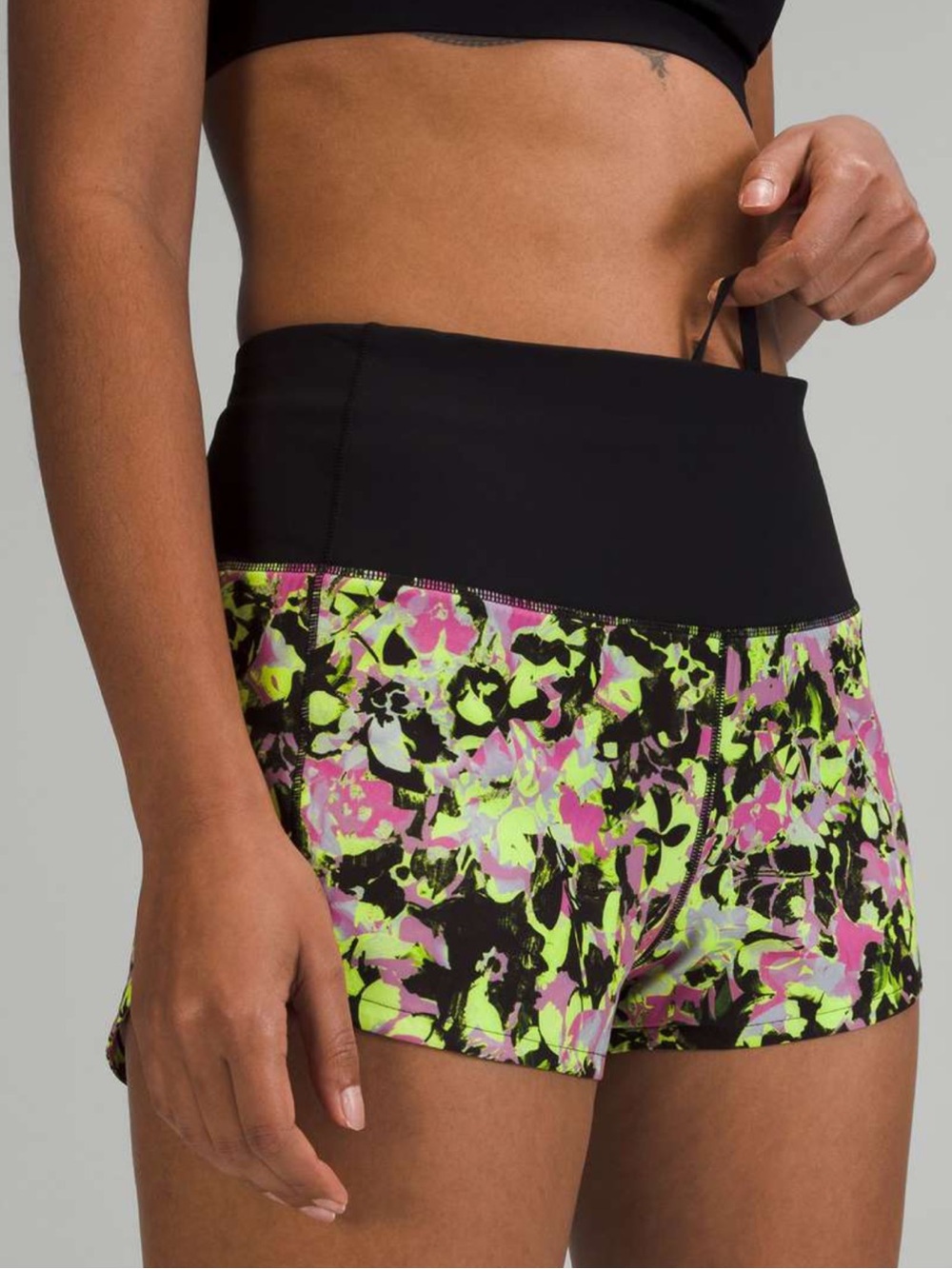 Lululemon Speed Up High-Rise Lined Short 2.5"Size 8 - Picture 2 of 6